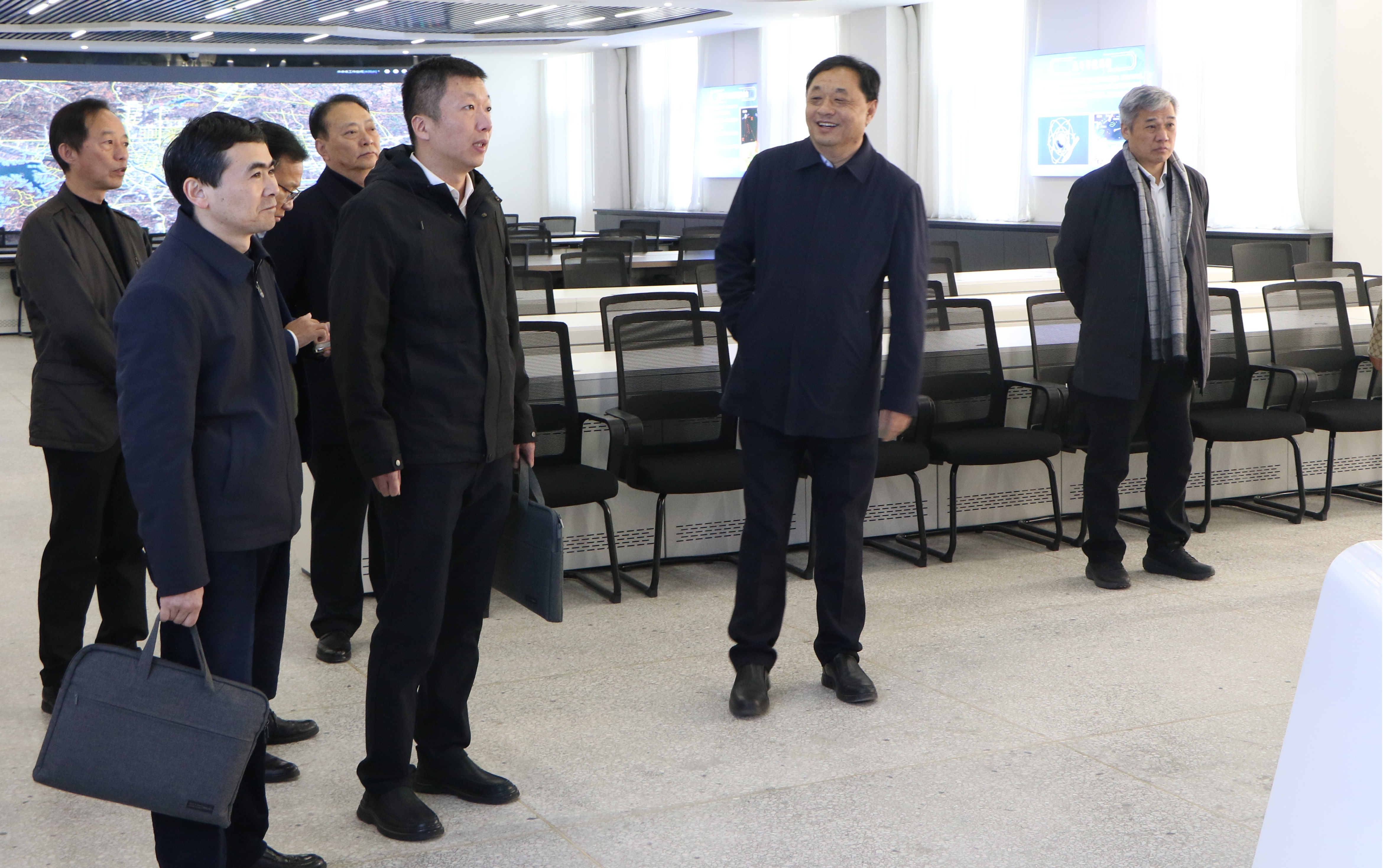 图片28.jpg 图片28.jpg